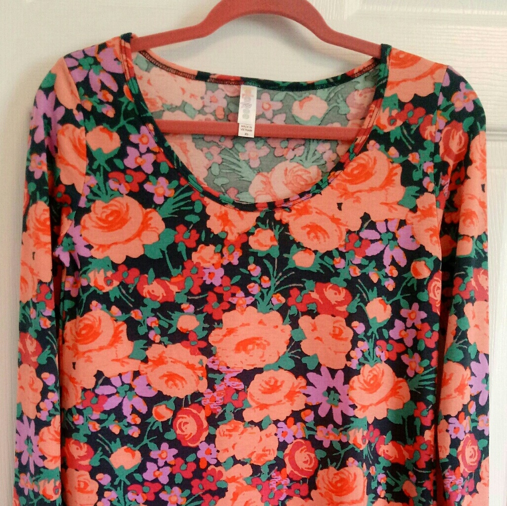 Lularoe Lynnae Long sleeved floral Sz XS Hi-Lo NWT